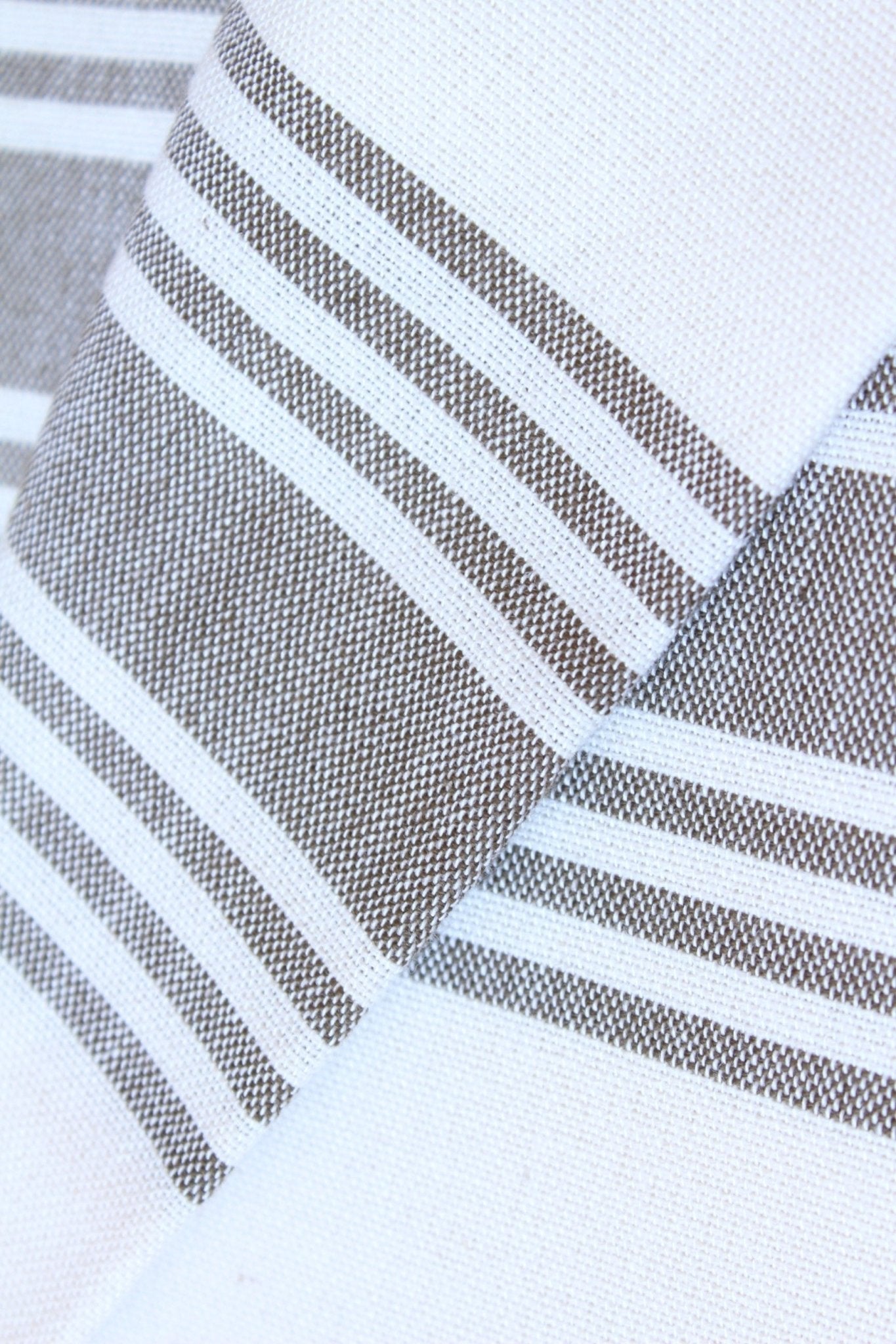 Figueres - White - mosswell.us