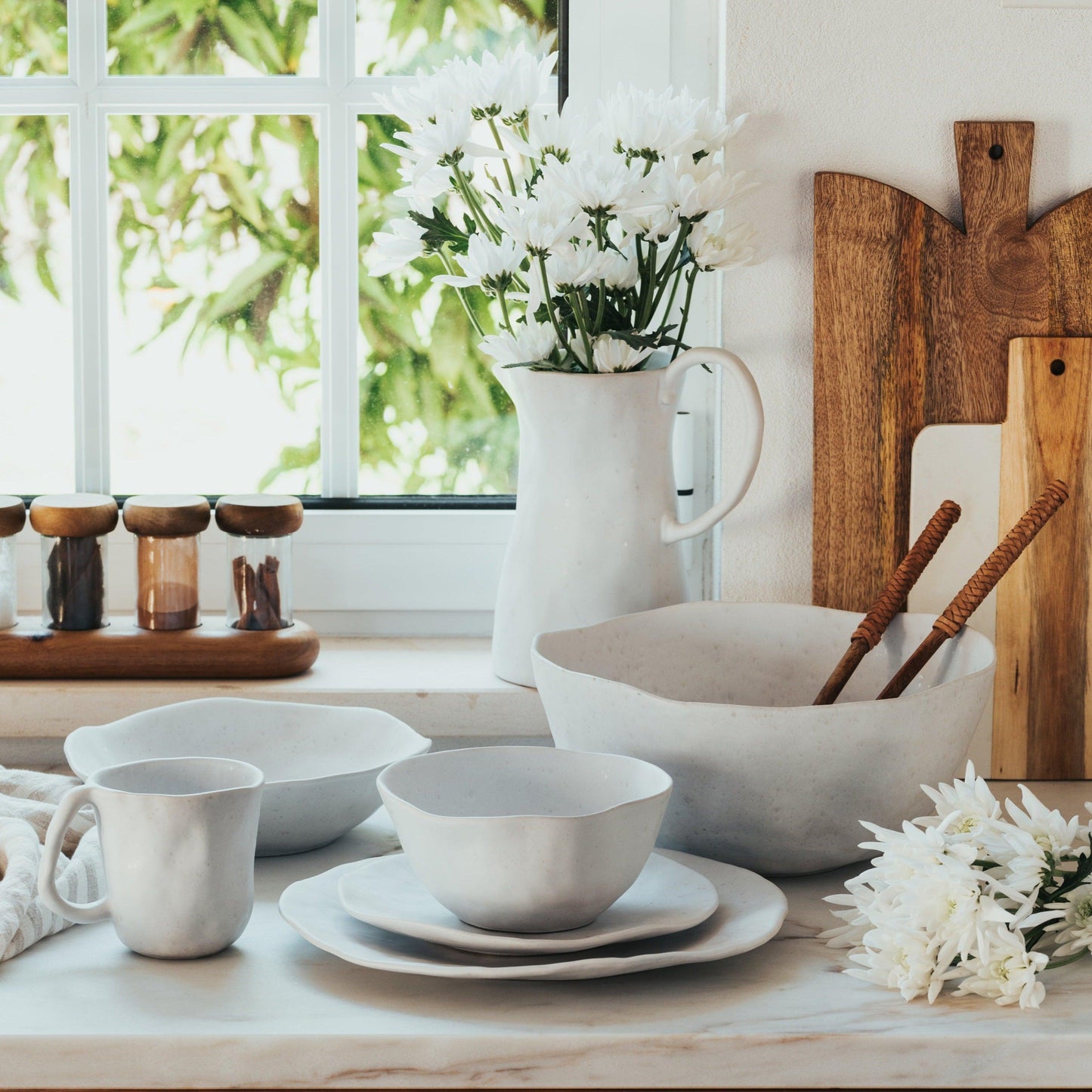 Set of 4 White Bowls 5.9" stoneware ceramic — Pure Collection