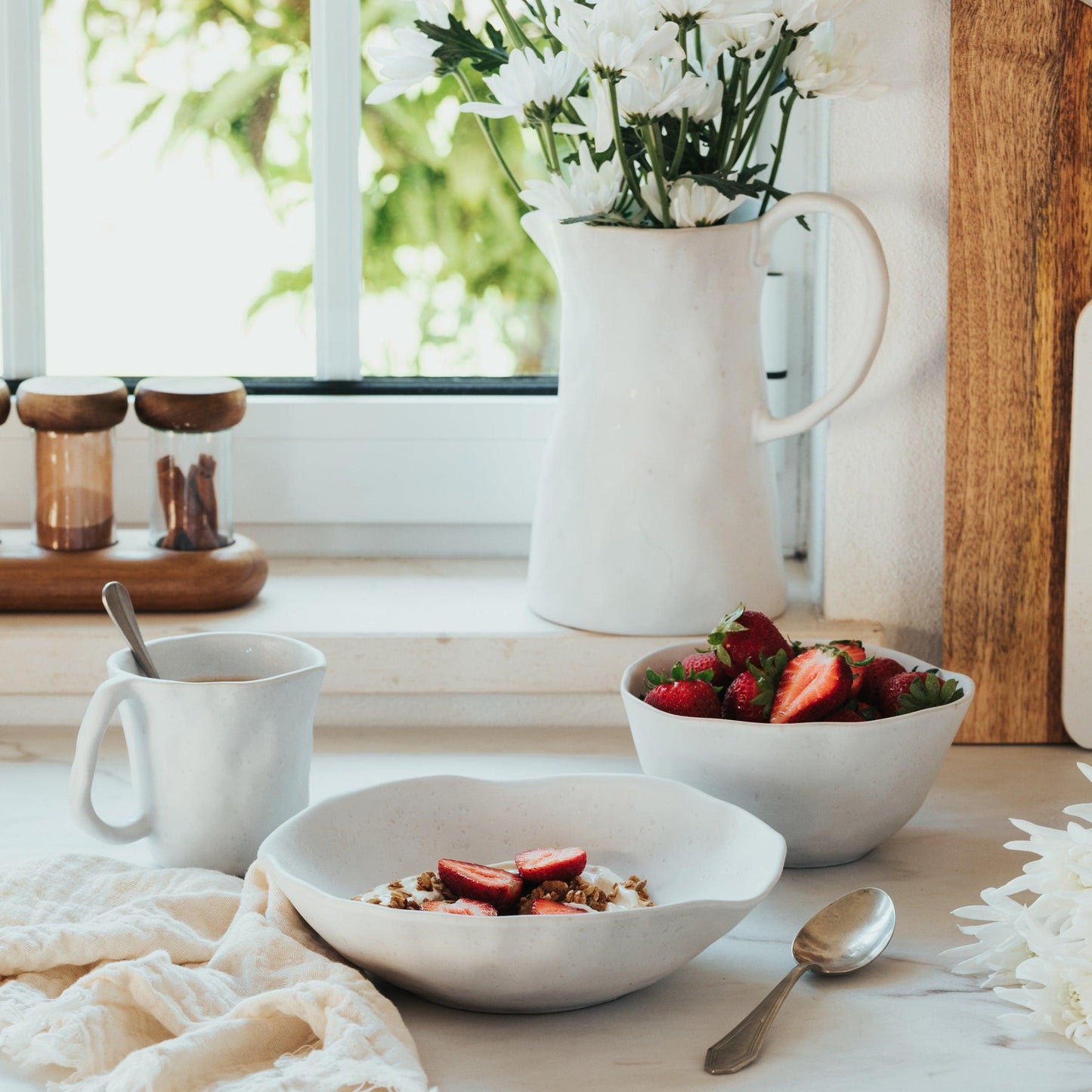 Set of 4 White Bowls 5.9" stoneware ceramic — Pure Collection
