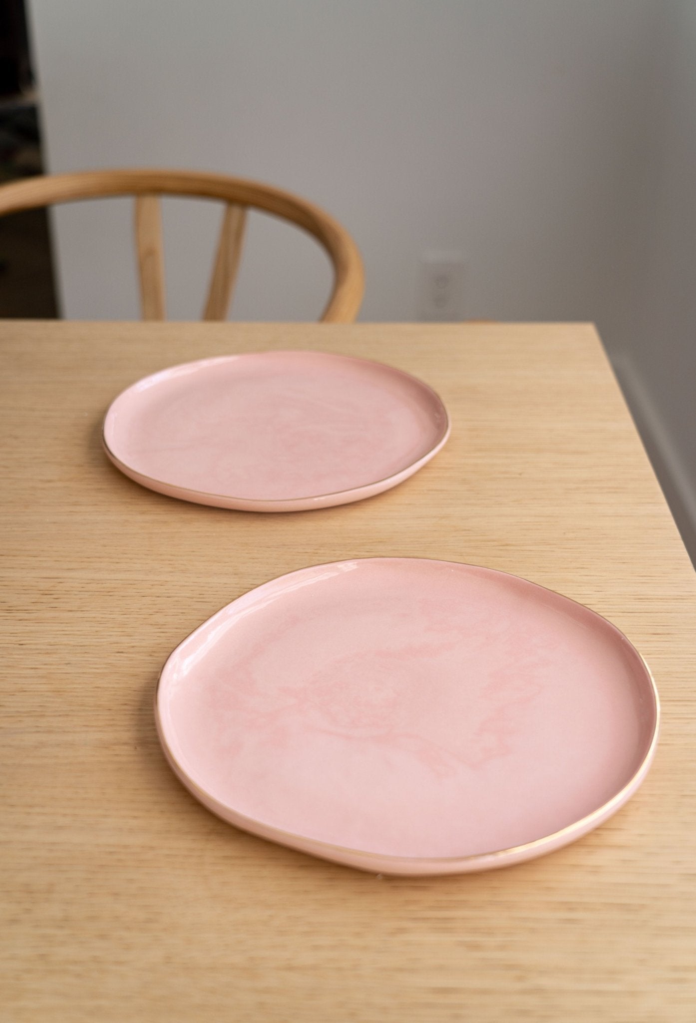 Handmade Porcelain Dinner Plates with Gold Rim. Powder Pink - mosswell.us