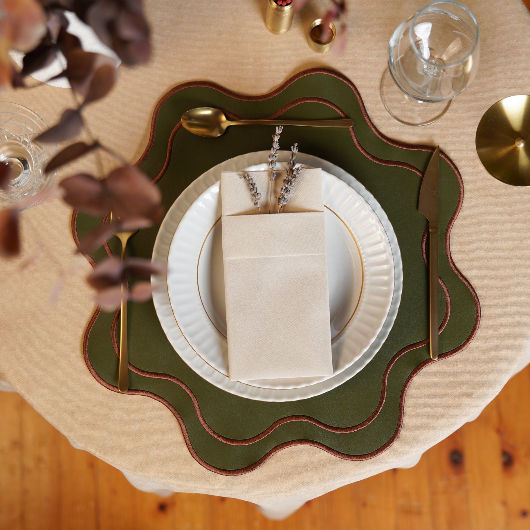 HAVEN DARK GREEN BROWN TRIM WAVY EDGE FAUX LEATHER PLACEMAT - mosswell.us