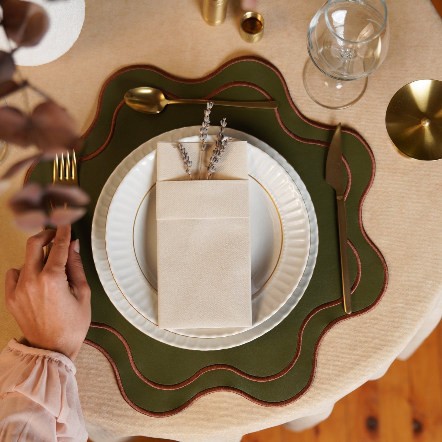 HAVEN DARK GREEN BROWN TRIM WAVY EDGE FAUX LEATHER PLACEMAT - mosswell.us
