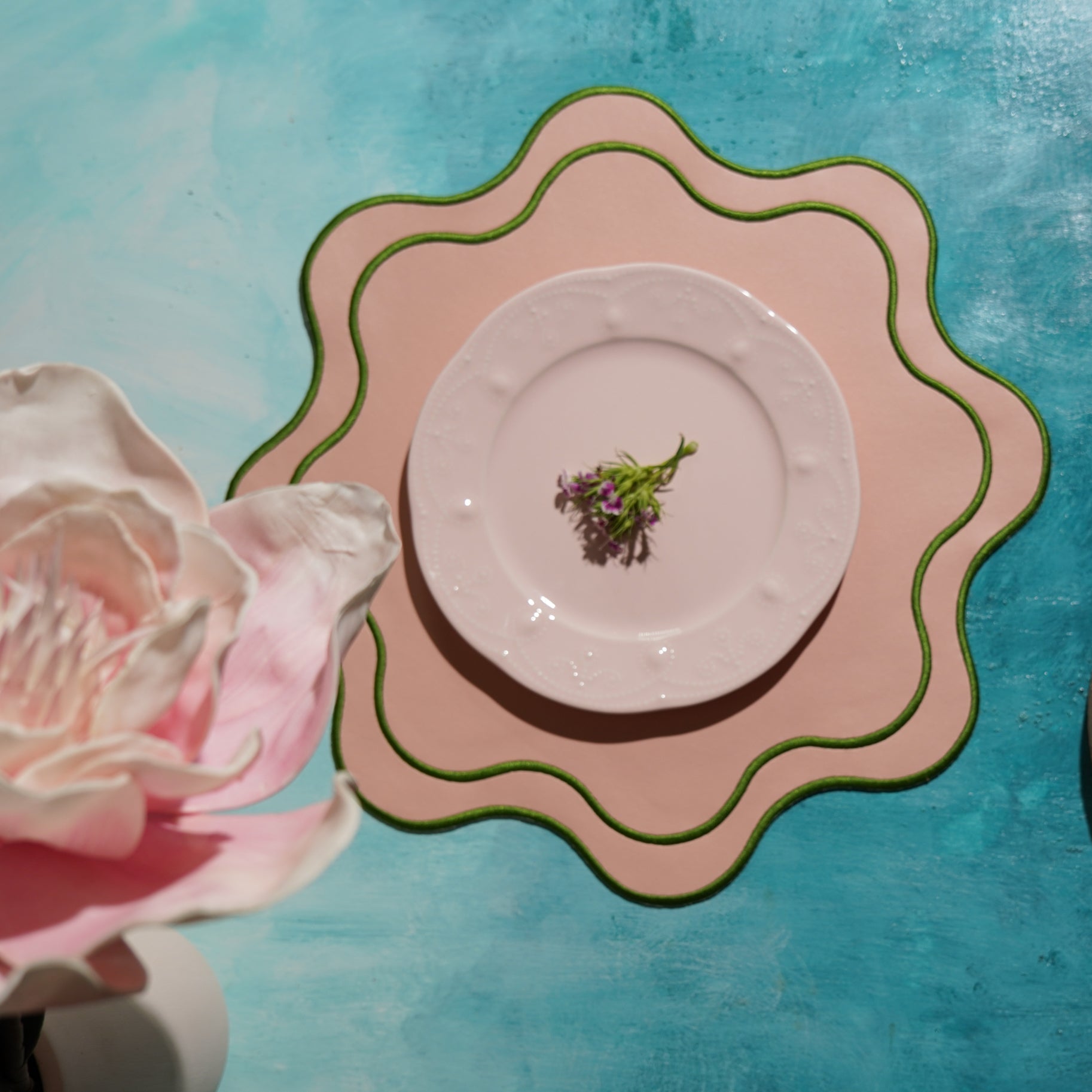 HAVEN PINK WAVY EDGE FAUX LEATHER PLACEMAT - mosswell.us