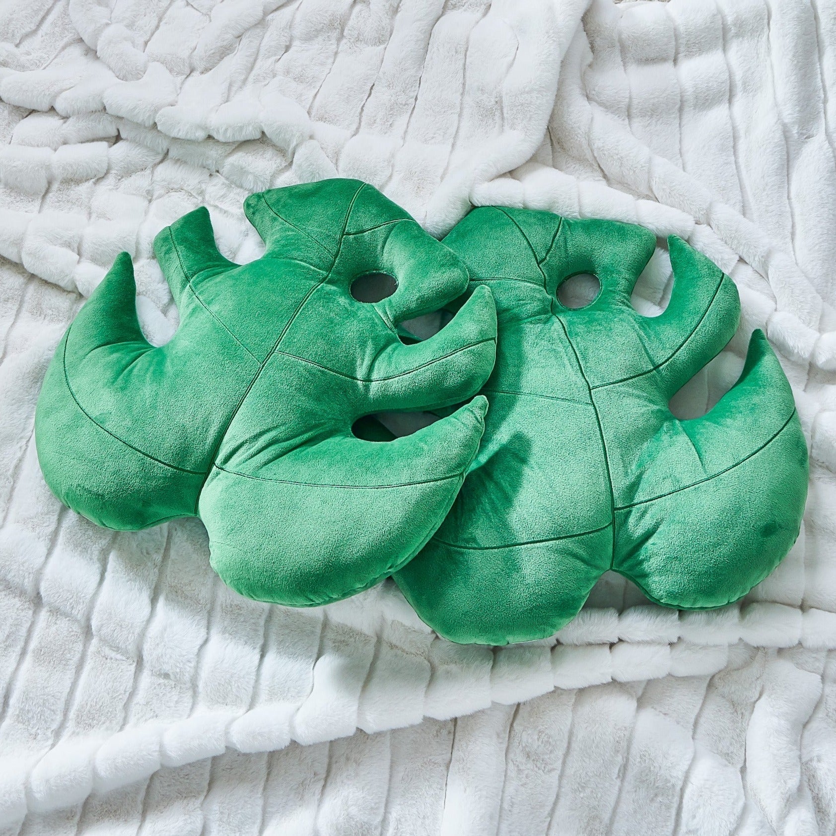 Monstera Deliciosa Leaf Pillow - mosswell.us