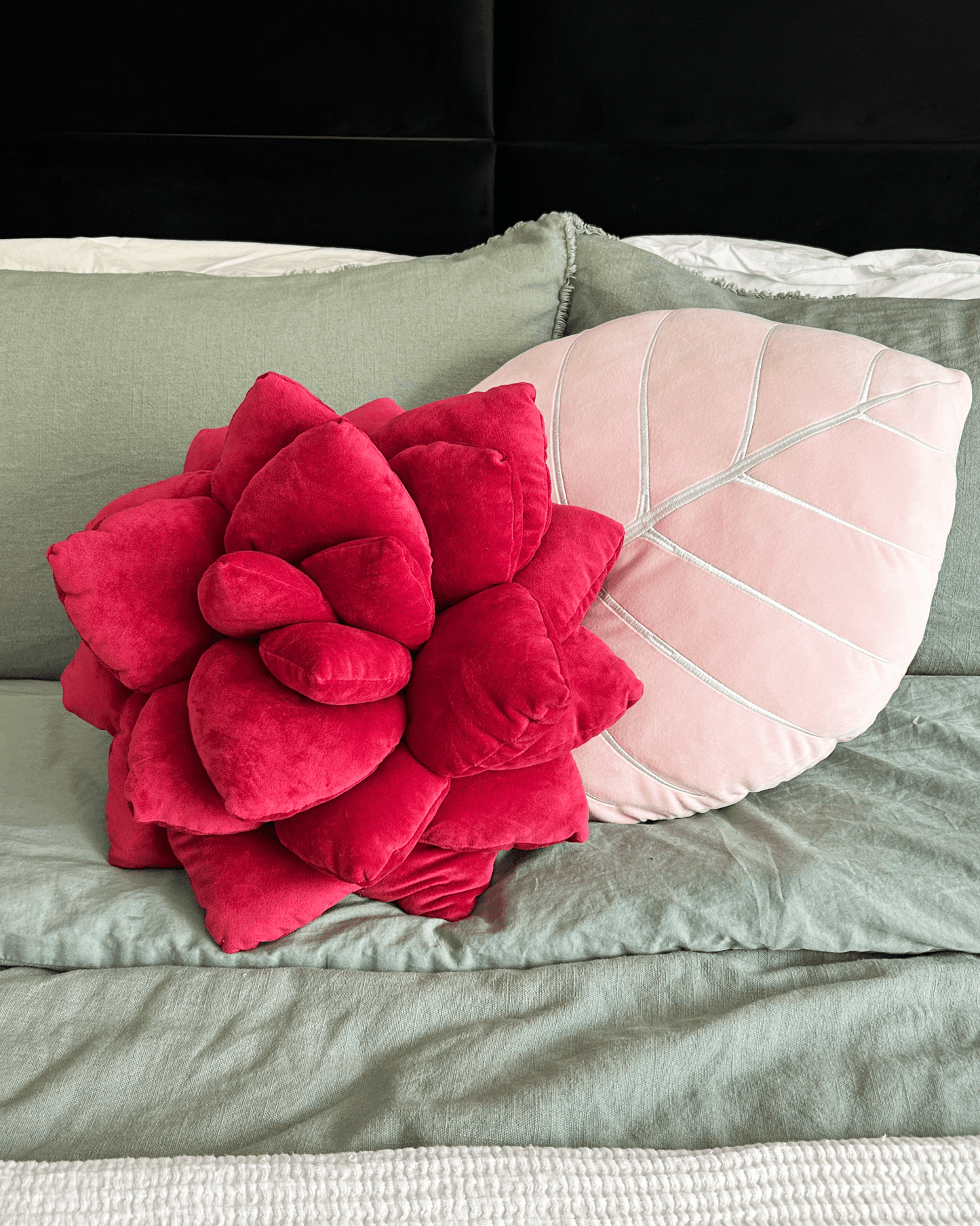 Philodendron Gloriosum Leaf Plush Pillow - Baby Pink - mosswell.us