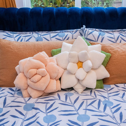 Poinsettia Pillow - Marshmallow White - mosswell.us