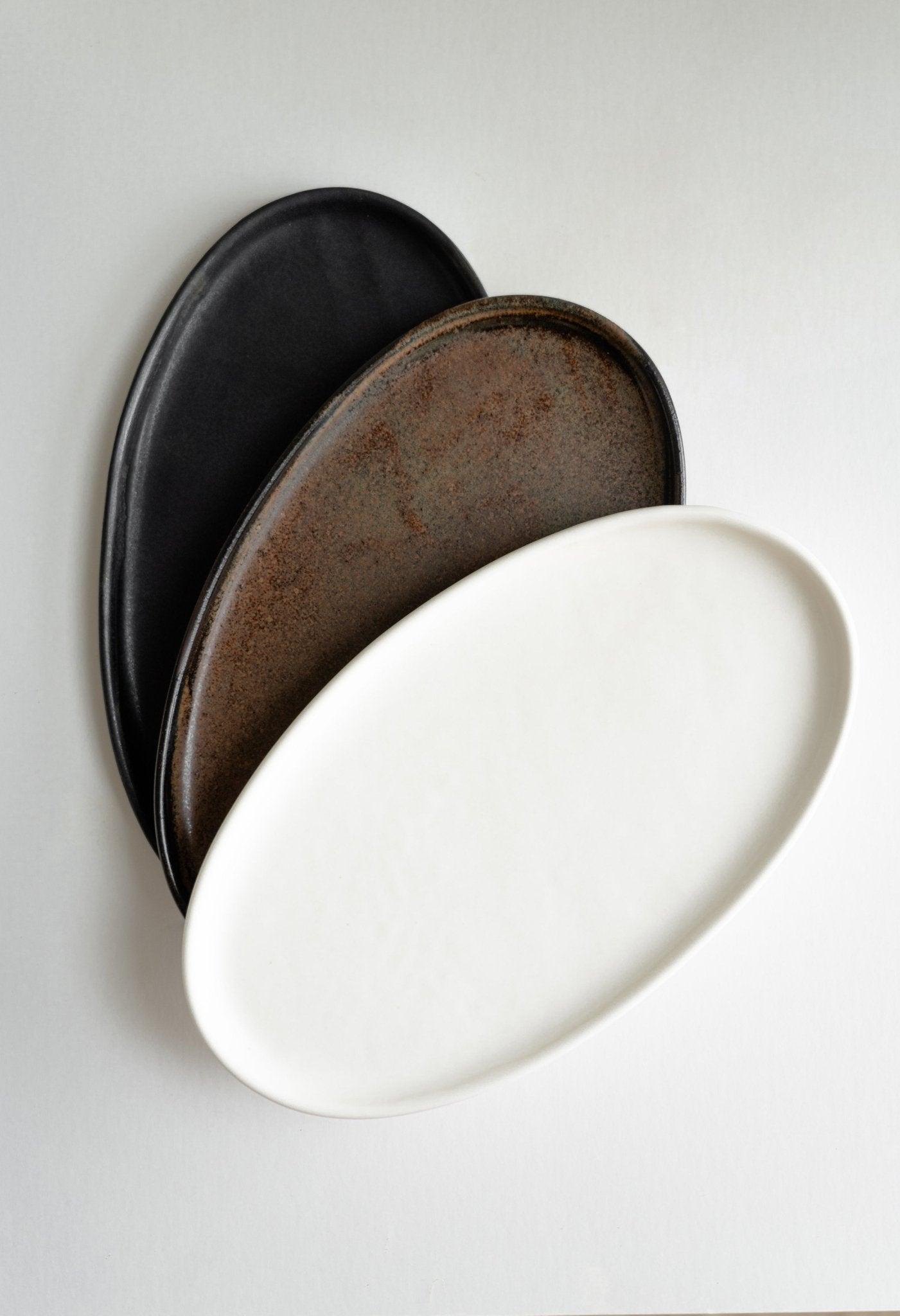 Rust Stoneware Oval Serving Platter - mosswell.us