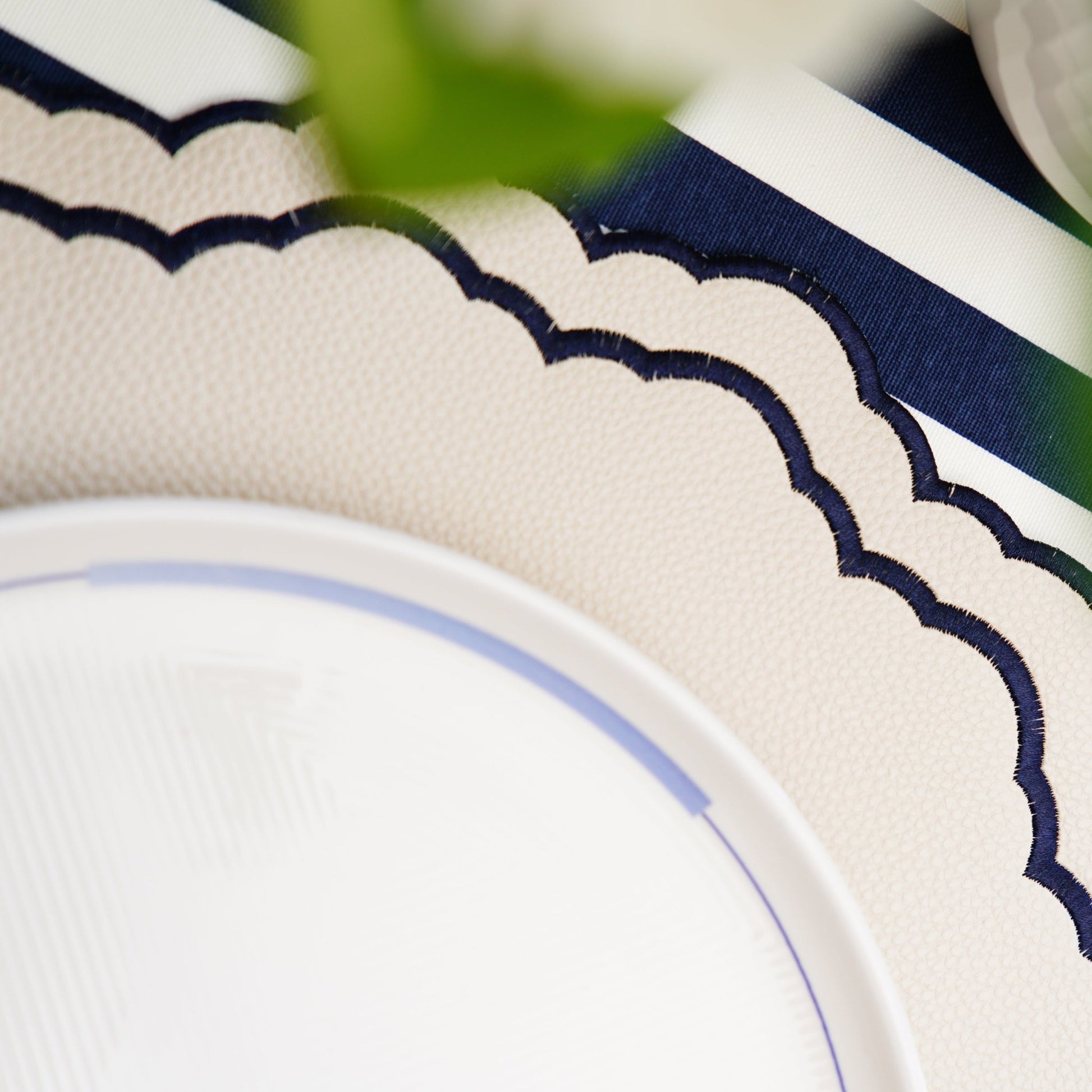 SCARLET WHITE NAVY BLUE ROUND FAUX LEATHER PLACEMAT - mosswell.us