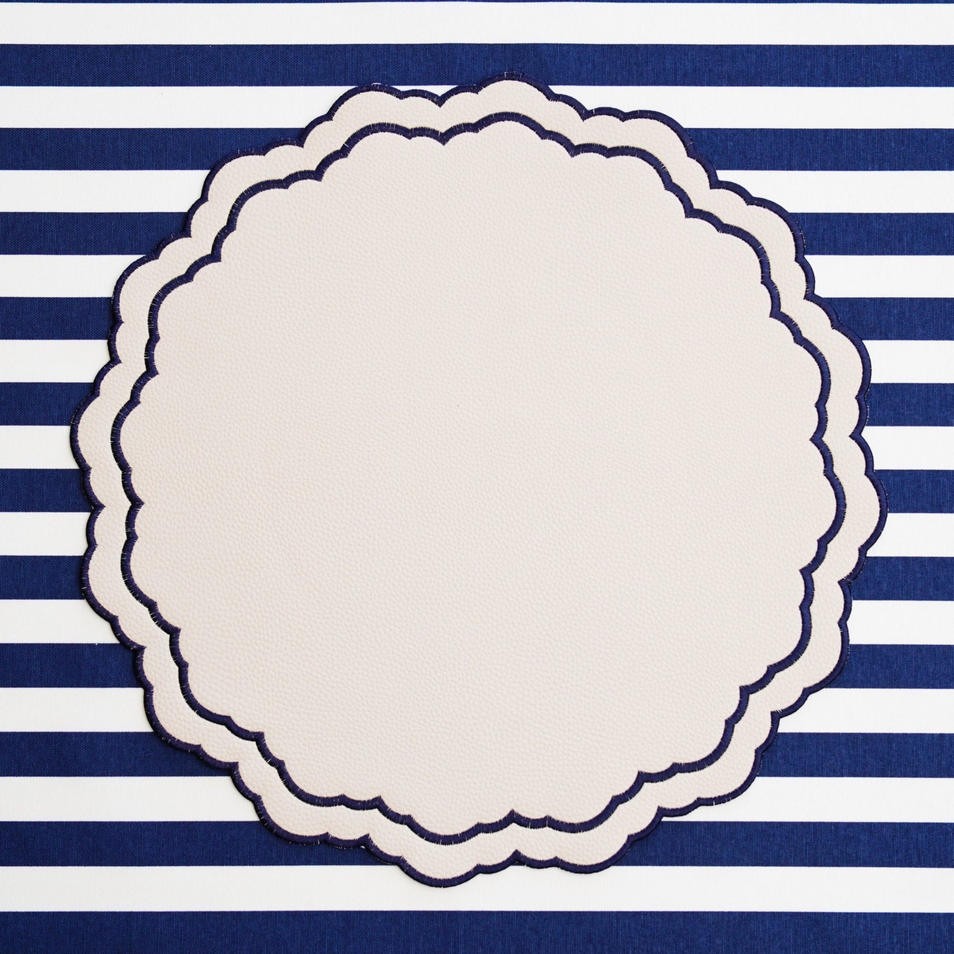 SCARLET WHITE NAVY BLUE ROUND FAUX LEATHER PLACEMAT - mosswell.us
