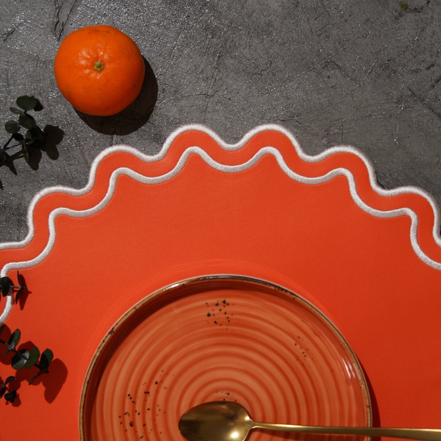 SOLACE ORANGE & WHITE SCALLOPED FAUX LEATHER PLACEMAT - mosswell.us